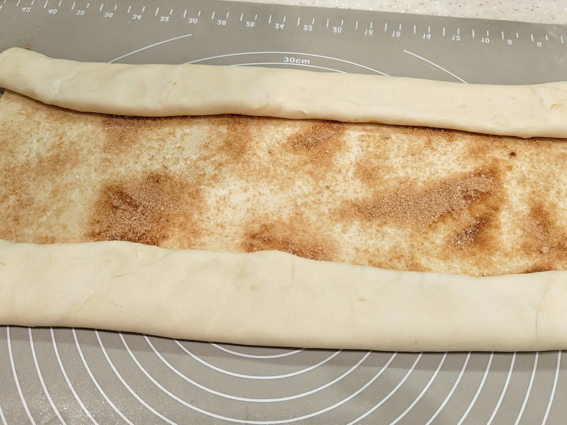 Шаг 8: Ушки с сахаром и корицей из слоеного теста