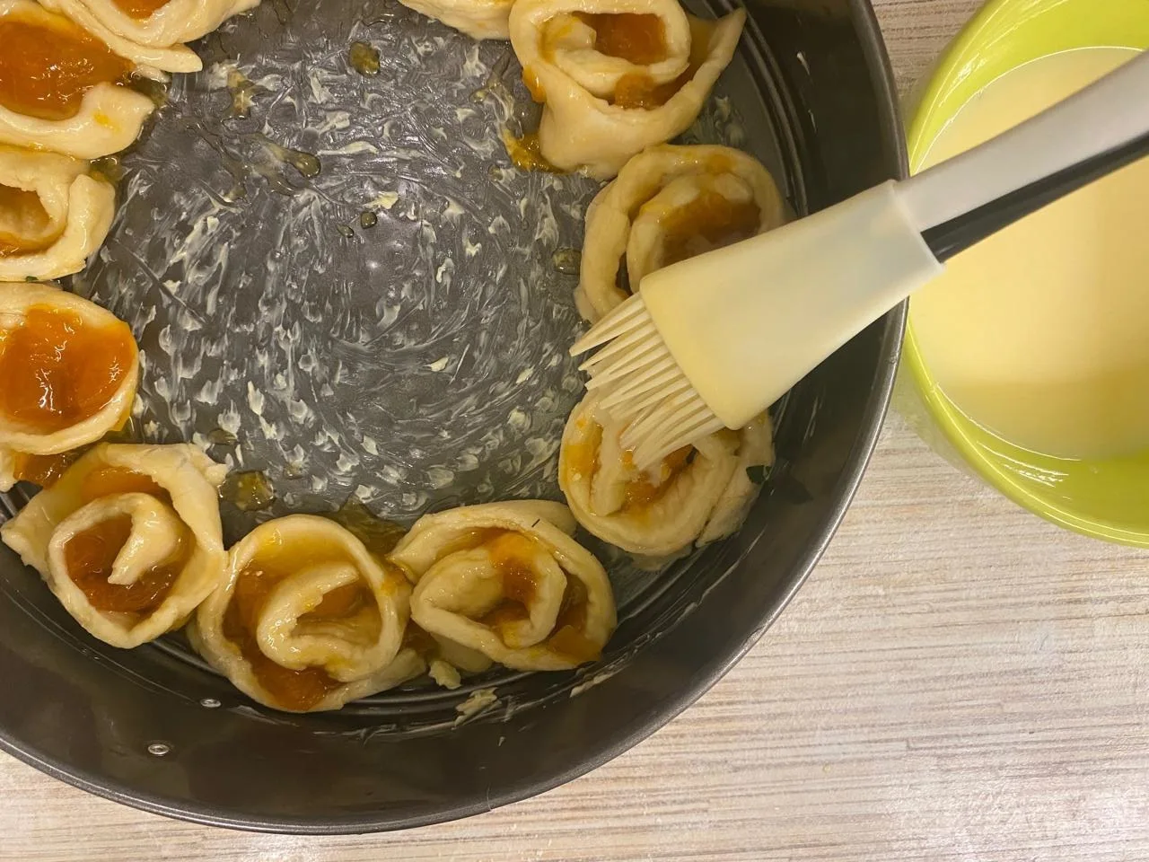 Шаг 8: Веночек абрикосовый из слоеного теста