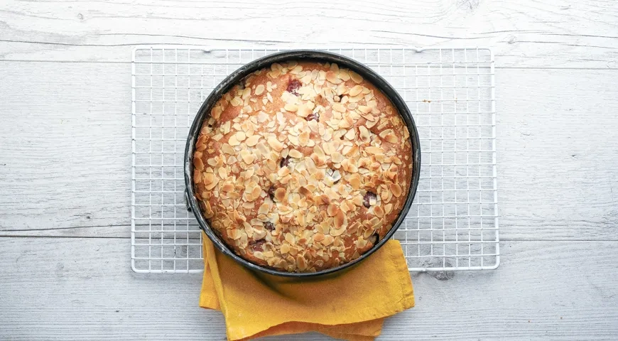 Венский пирог с вишней: шаг 8