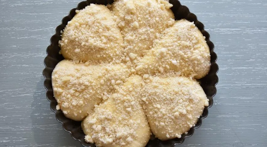 Яблочный пирог с штрейзельной крошкой: шаг 8