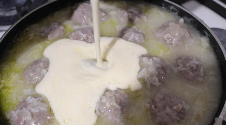 Тефтели с оливками с соусом авголемоно (Юварлакия): шаг 8