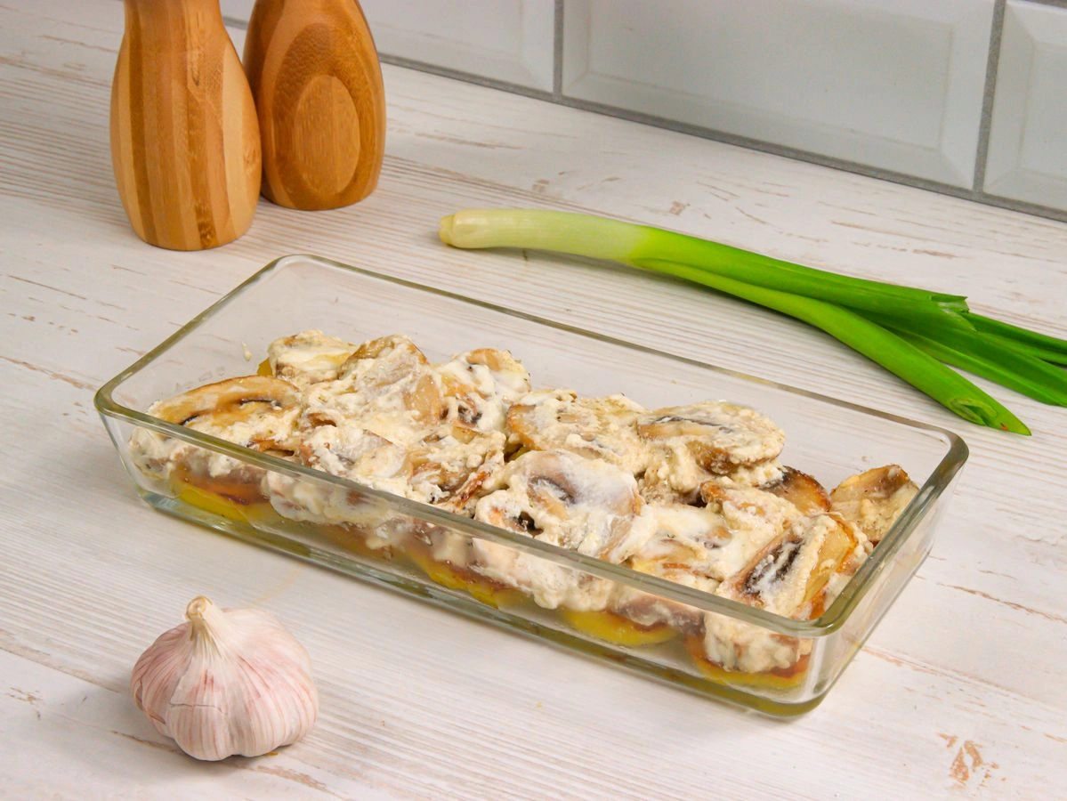 Шаг 8: Запеченный картофель с шампиньонами в сметане