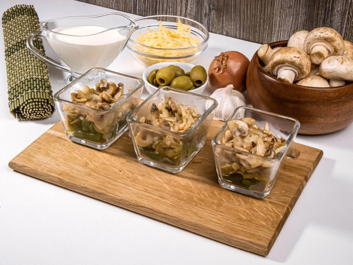 Шаг 8: Жюльен с оливками и стручковой фасолью