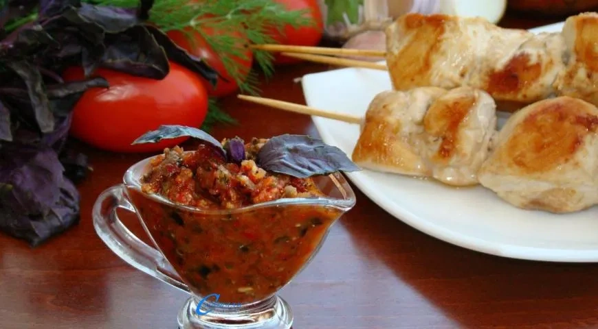 Аджика с острым перцем на зиму: шаг 9