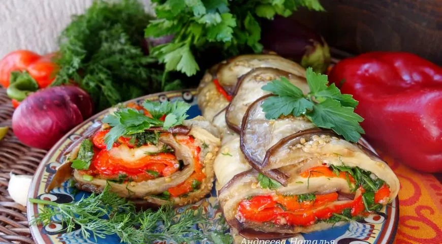 Баклажановый рулет с запеченным перцем: шаг 9