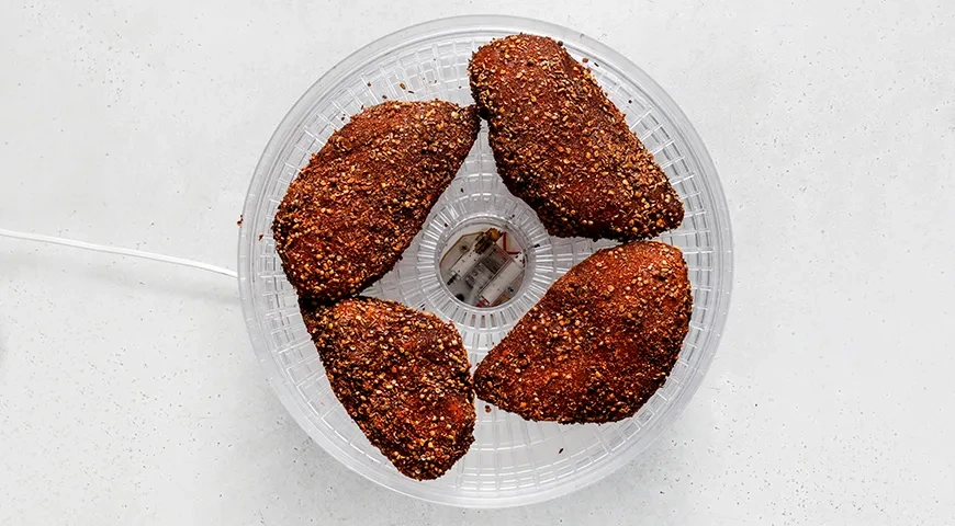 Бастурма из куриной грудки: шаг 9