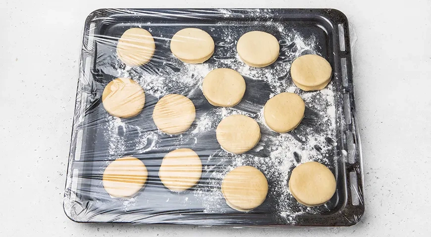 Берлинеры – классические пончики с джемом: шаг 9