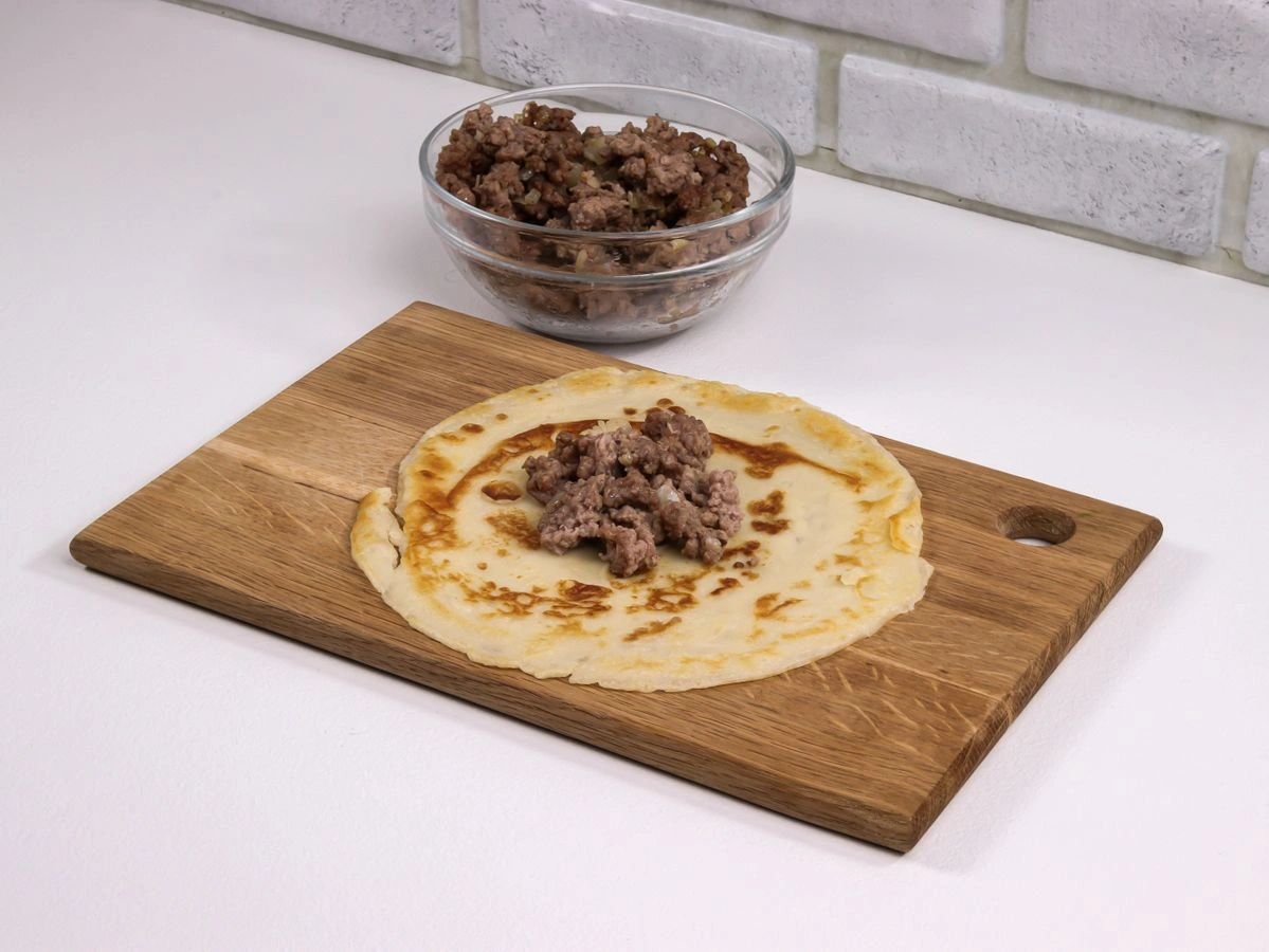 Шаг 9: Блинчики с мясом