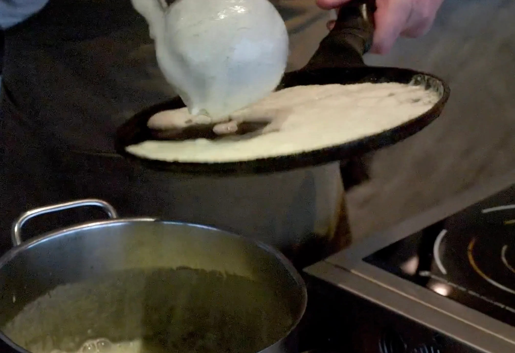 Шаг 9: Блины с дырочками от шеф-повара