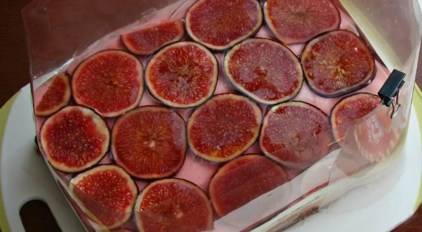 Брауни с заварным кремом и инжиром: шаг 9