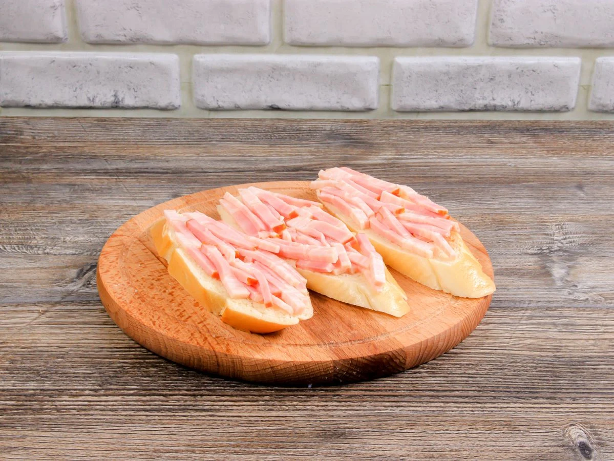 Шаг 9: Брускетта с ветчиной и сыром