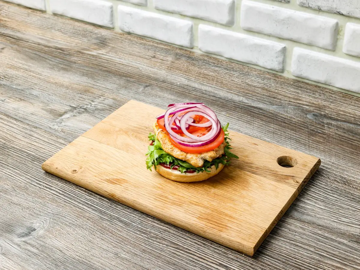 Шаг 9: Бургер с куриной грудкой