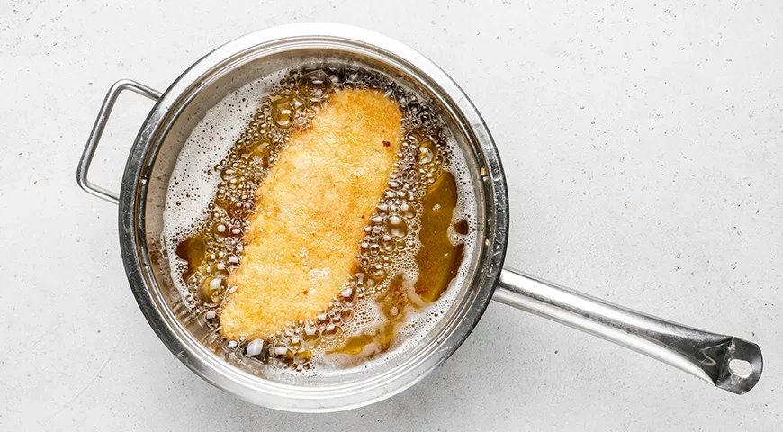 Чебуреки из капусты с куриным фаршем: шаг 9