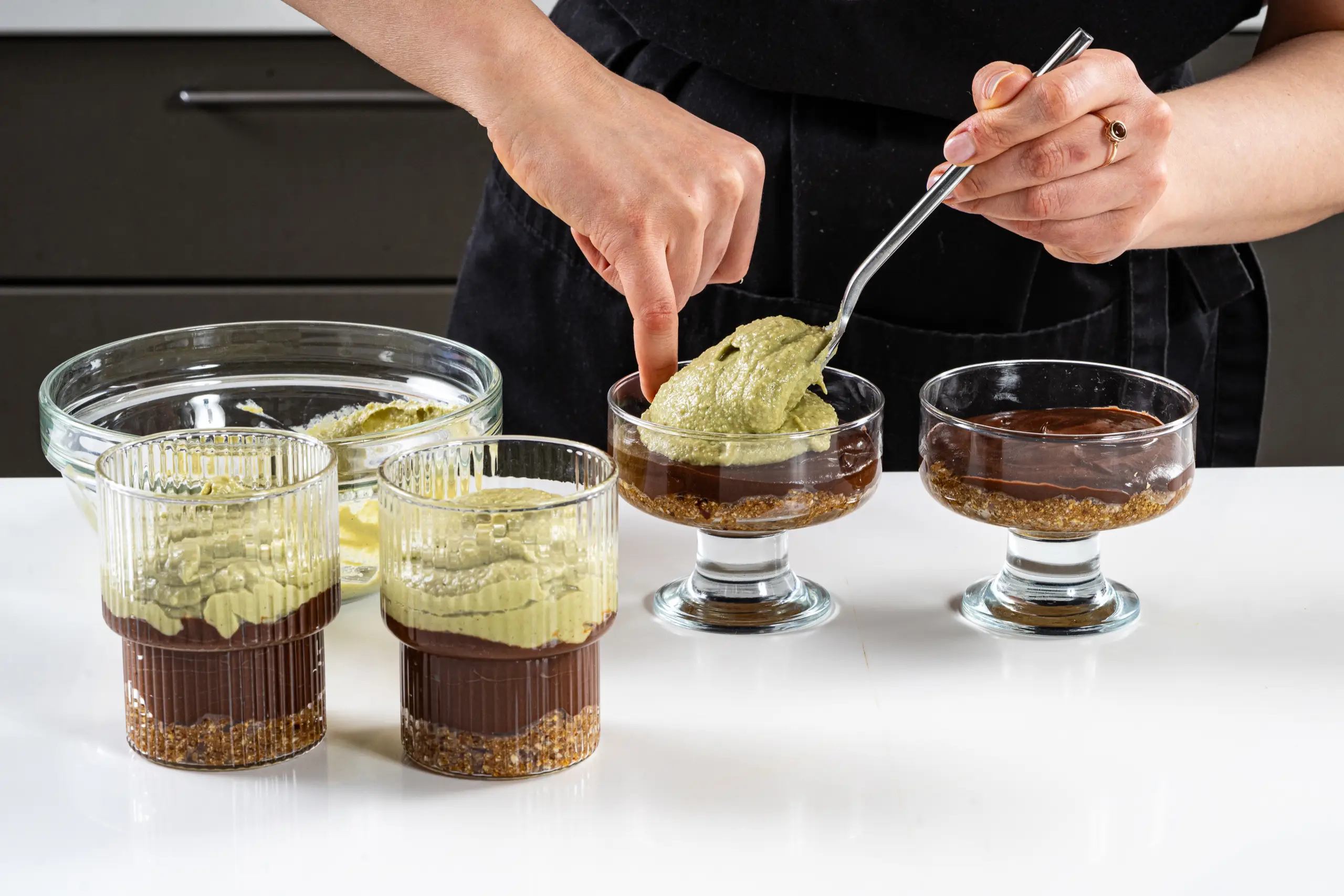 Шаг 9: Десерт из авокадо в стаканчике