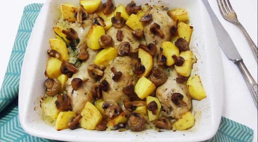 Фрикасе из курицы с шампиньонами и самыми доступными продуктами: шаг 9