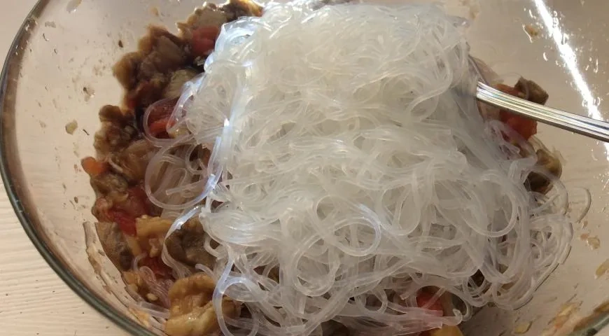 Фунчоза с запечёнными овощами: шаг 9