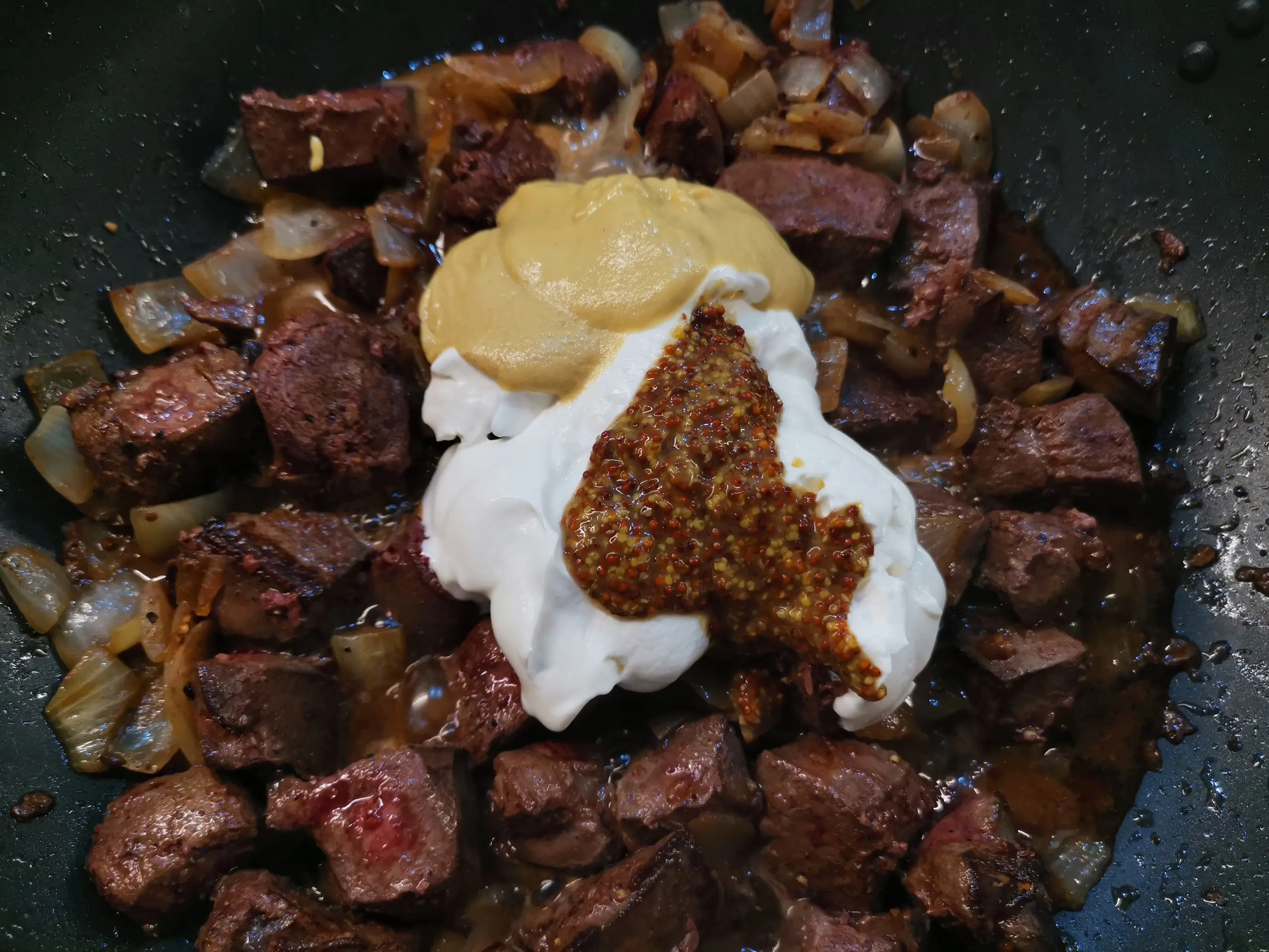 Шаг 9: Говяжья печень с луком