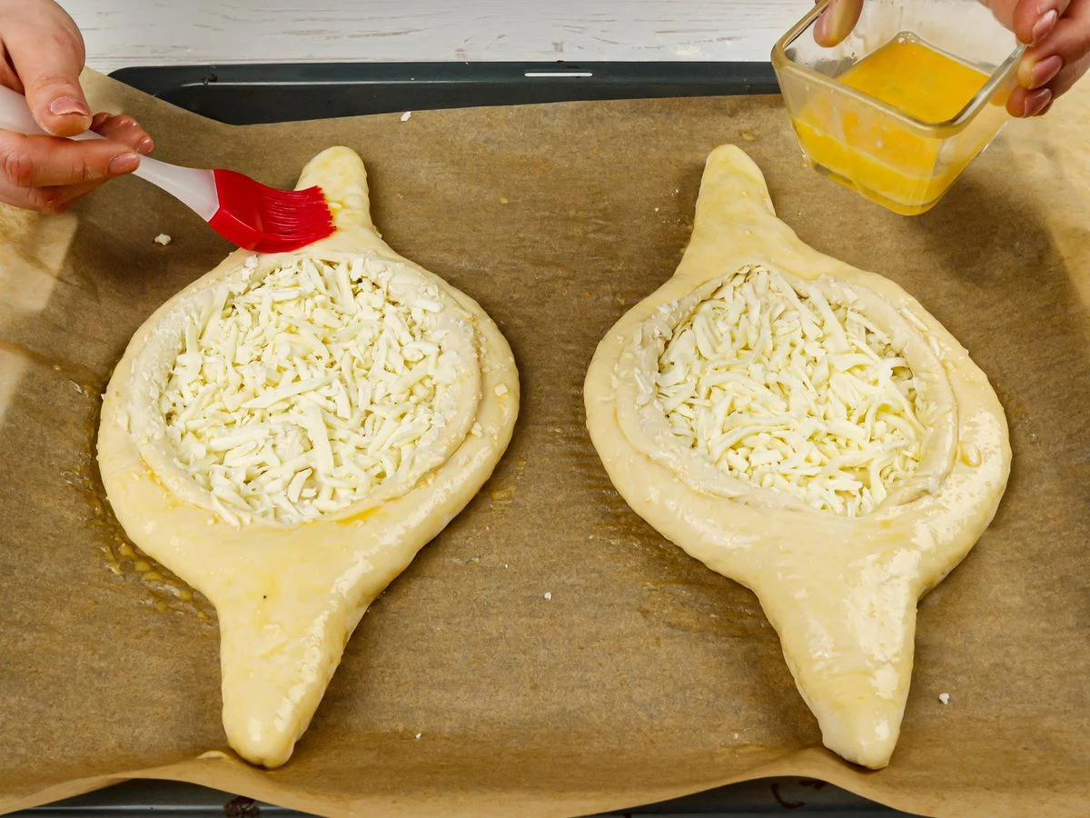 Шаг 9: Хачапури по-аджарски