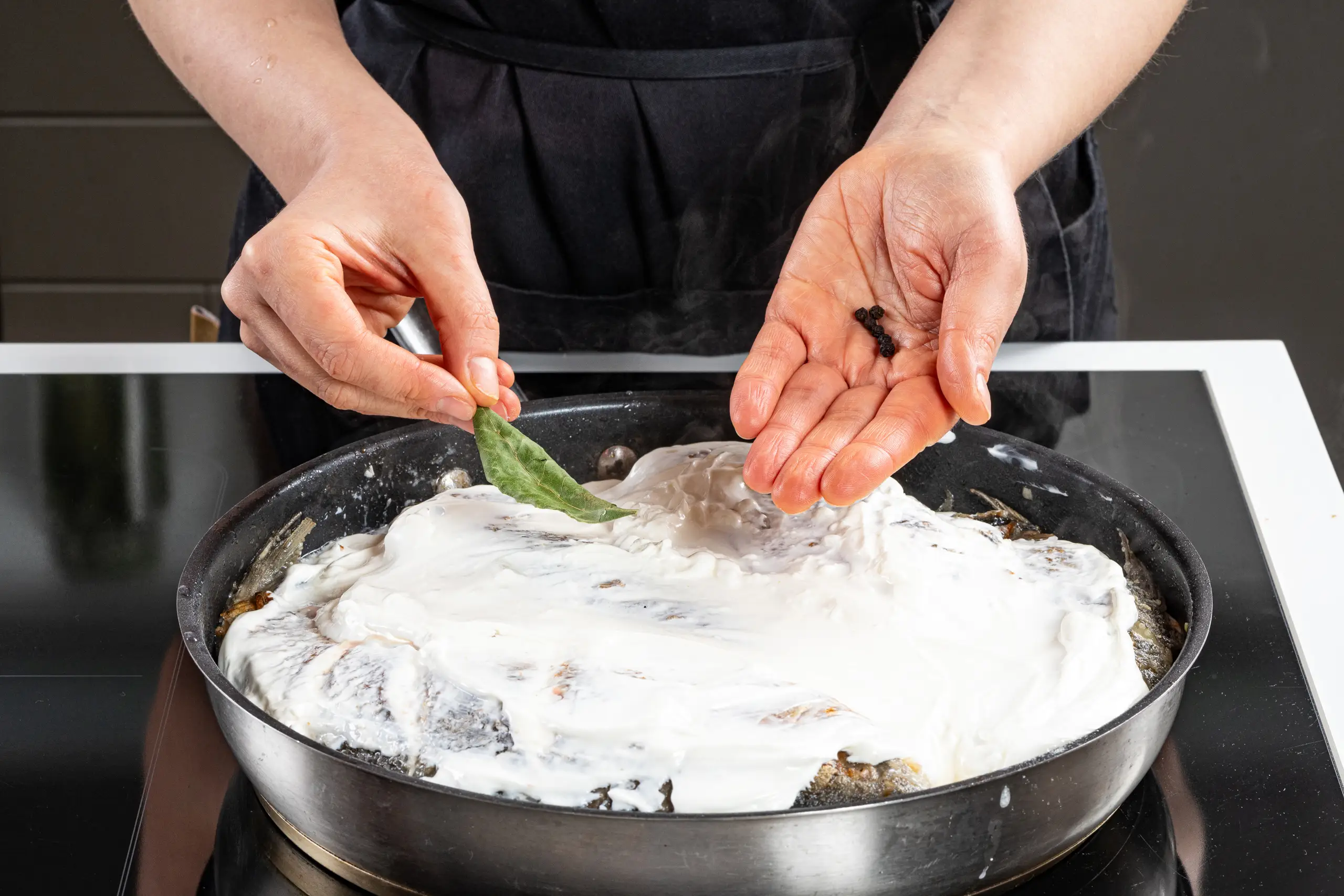 Шаг 9: Караси в сметане