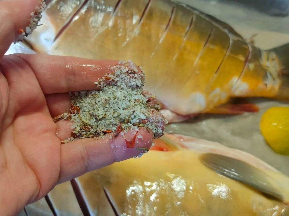 Шаг 9: Карп, запеченный в духовке