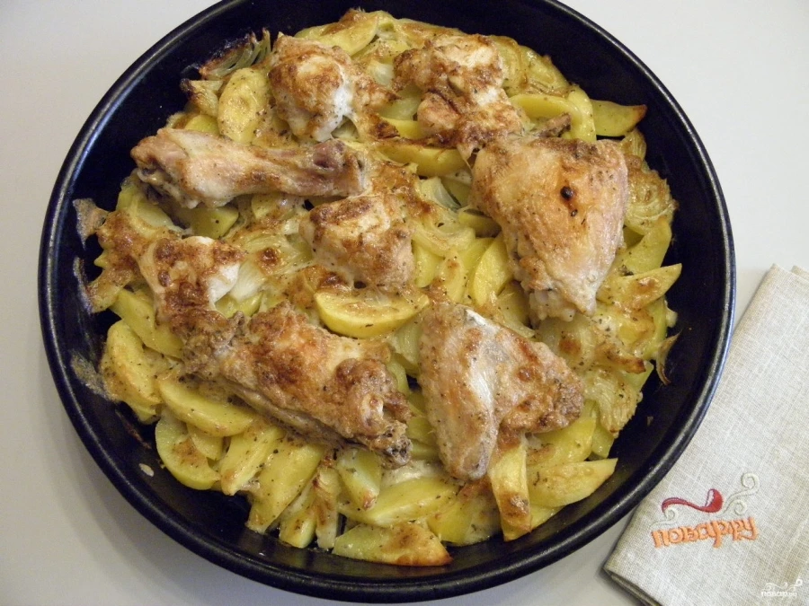 Шаг 9: Картошка с курицей в духовке под соусом
