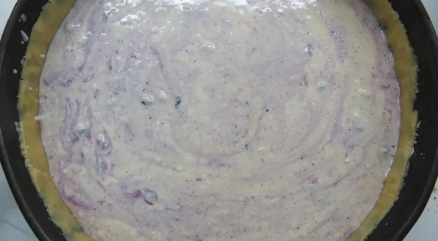 Королевская ватрушка с черникой и миндальным штрейзелем: шаг 9
