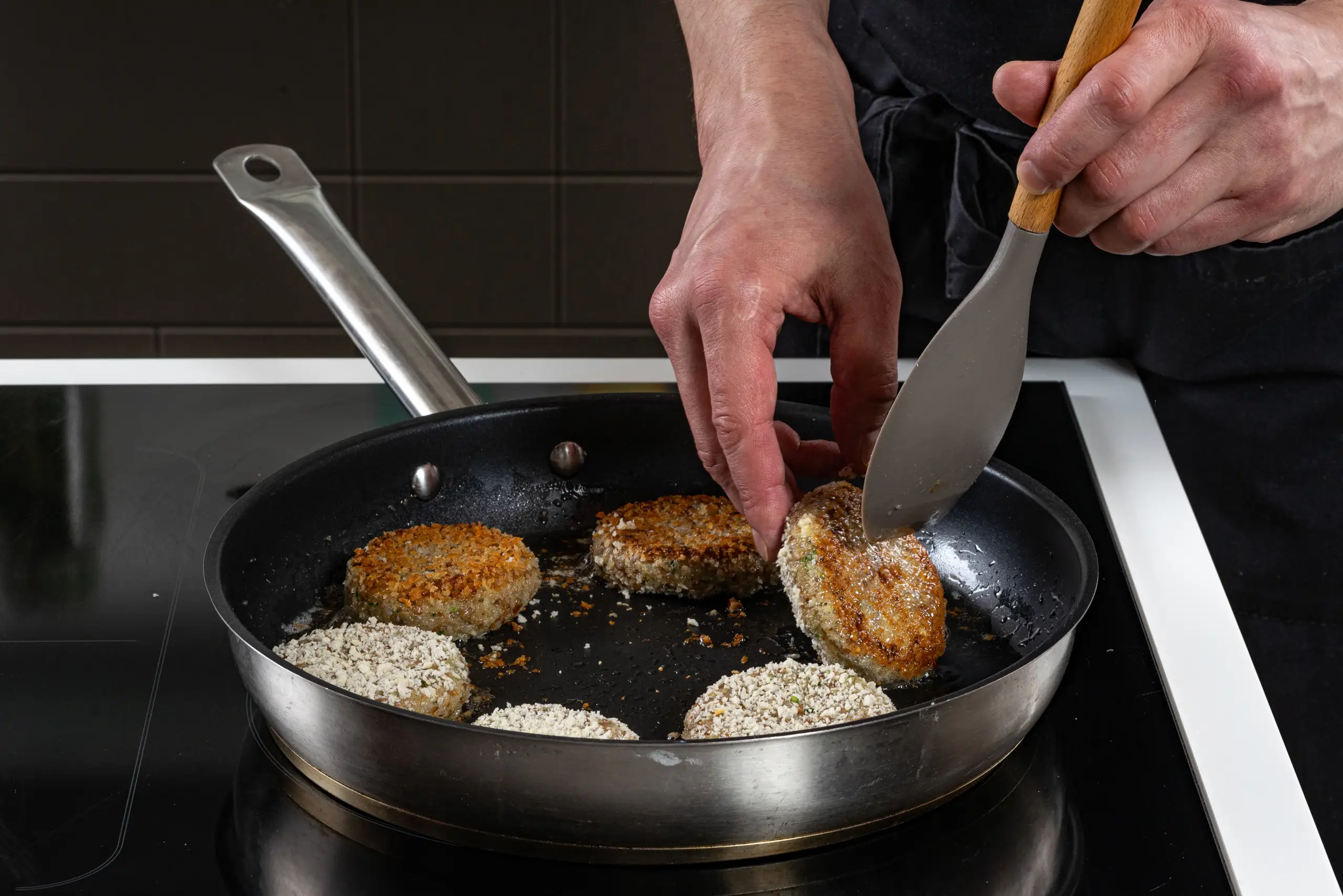 Шаг 9: Котлеты из гречки с луком и пармезаном