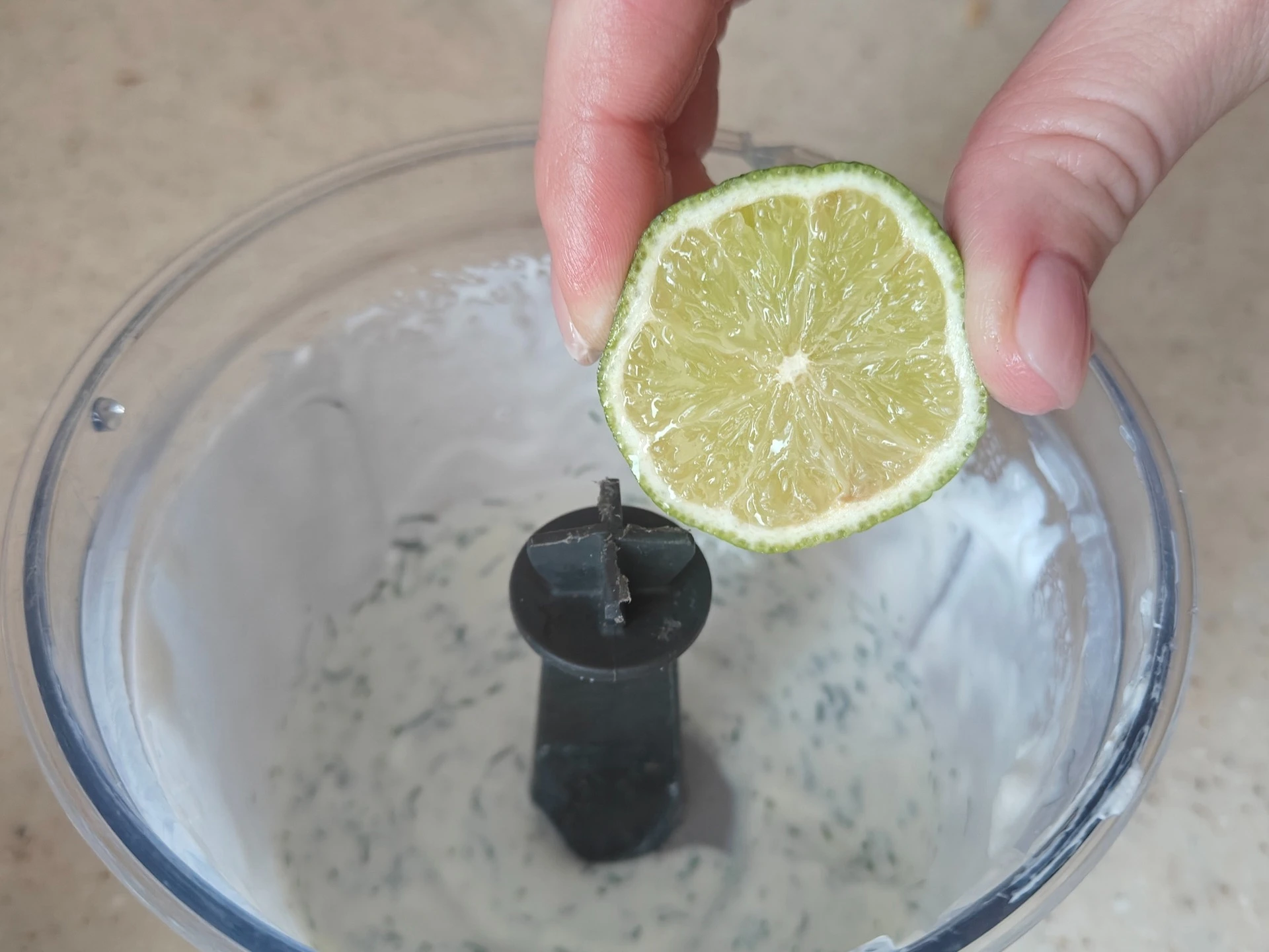 Шаг 9: Креветки гриль с чесночным соусом