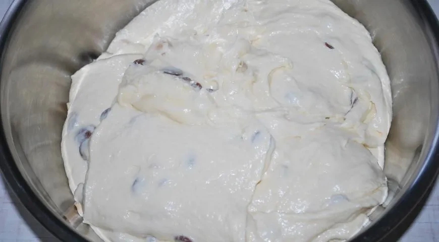 Кулич с шоколадом и миндалем: шаг 9