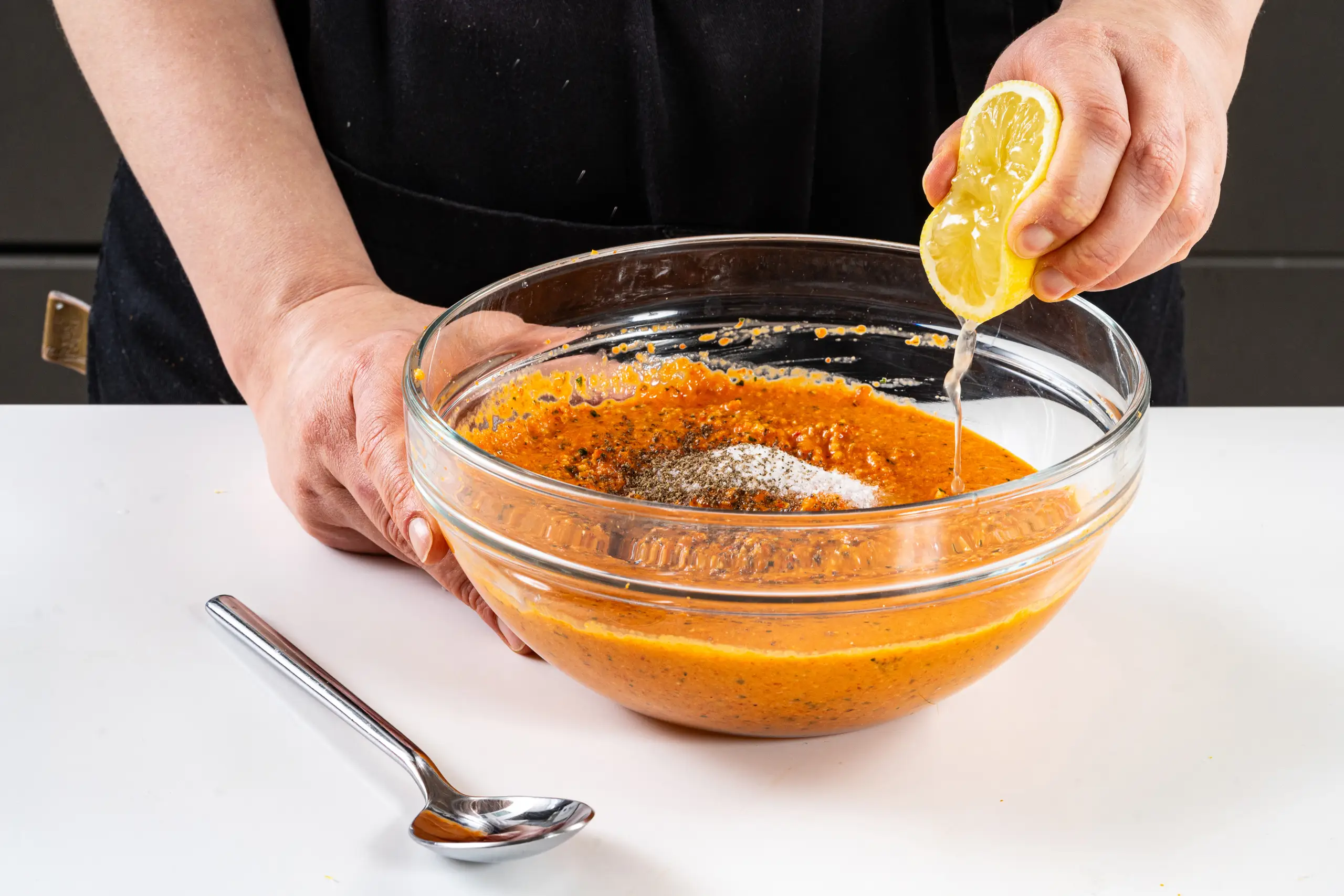 Шаг 9: Куриные котлеты в духовке с перечным соусом