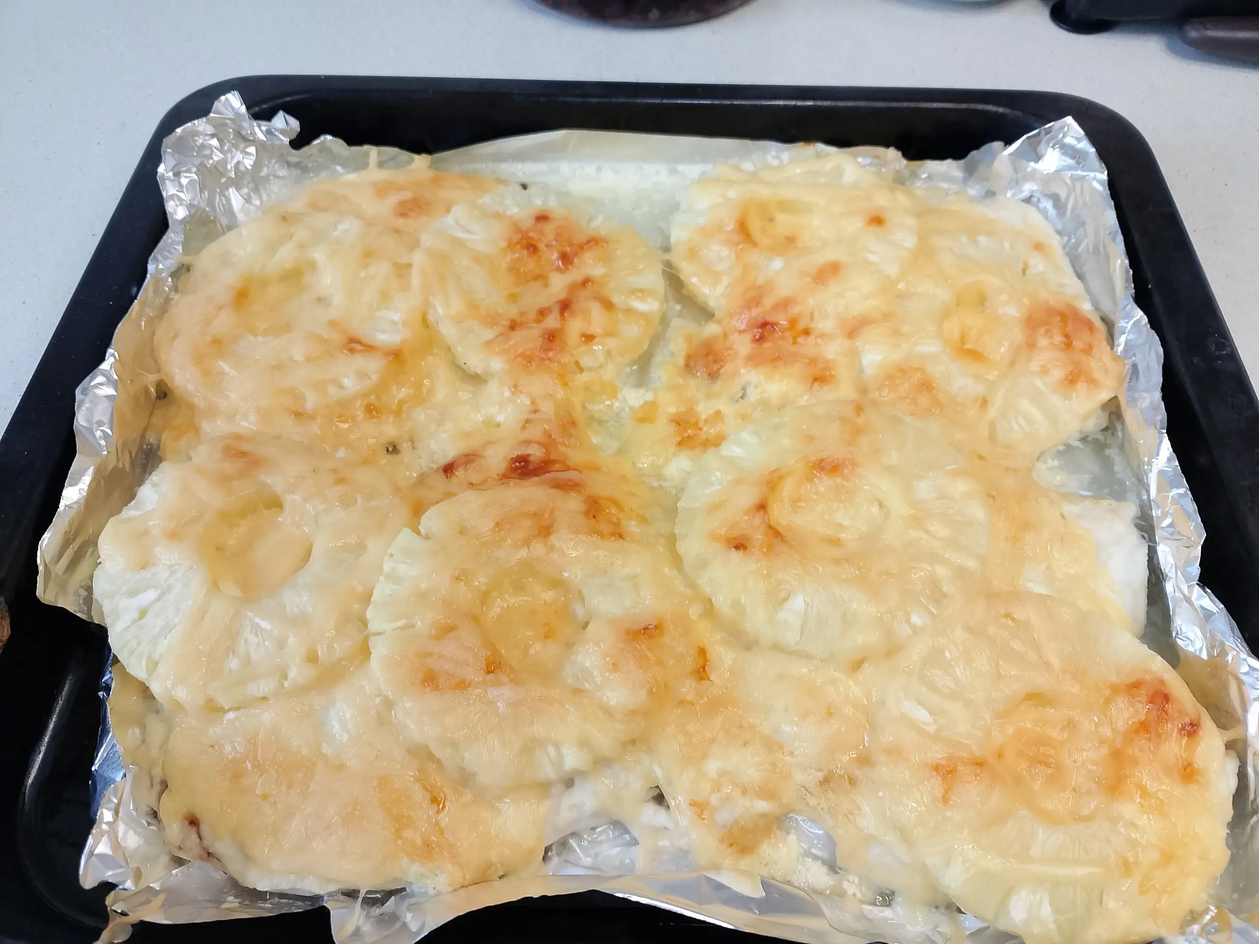 Шаг 9: Курица с ананасами в духовке