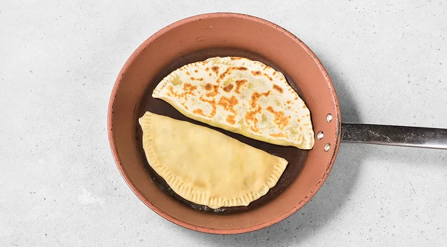 Кутабы с творогом и зеленью: шаг 9