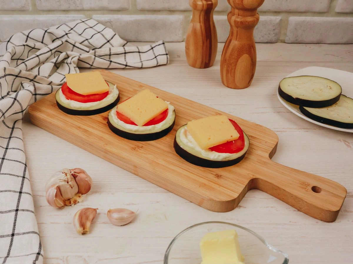 Шаг 9: Медальоны из баклажана