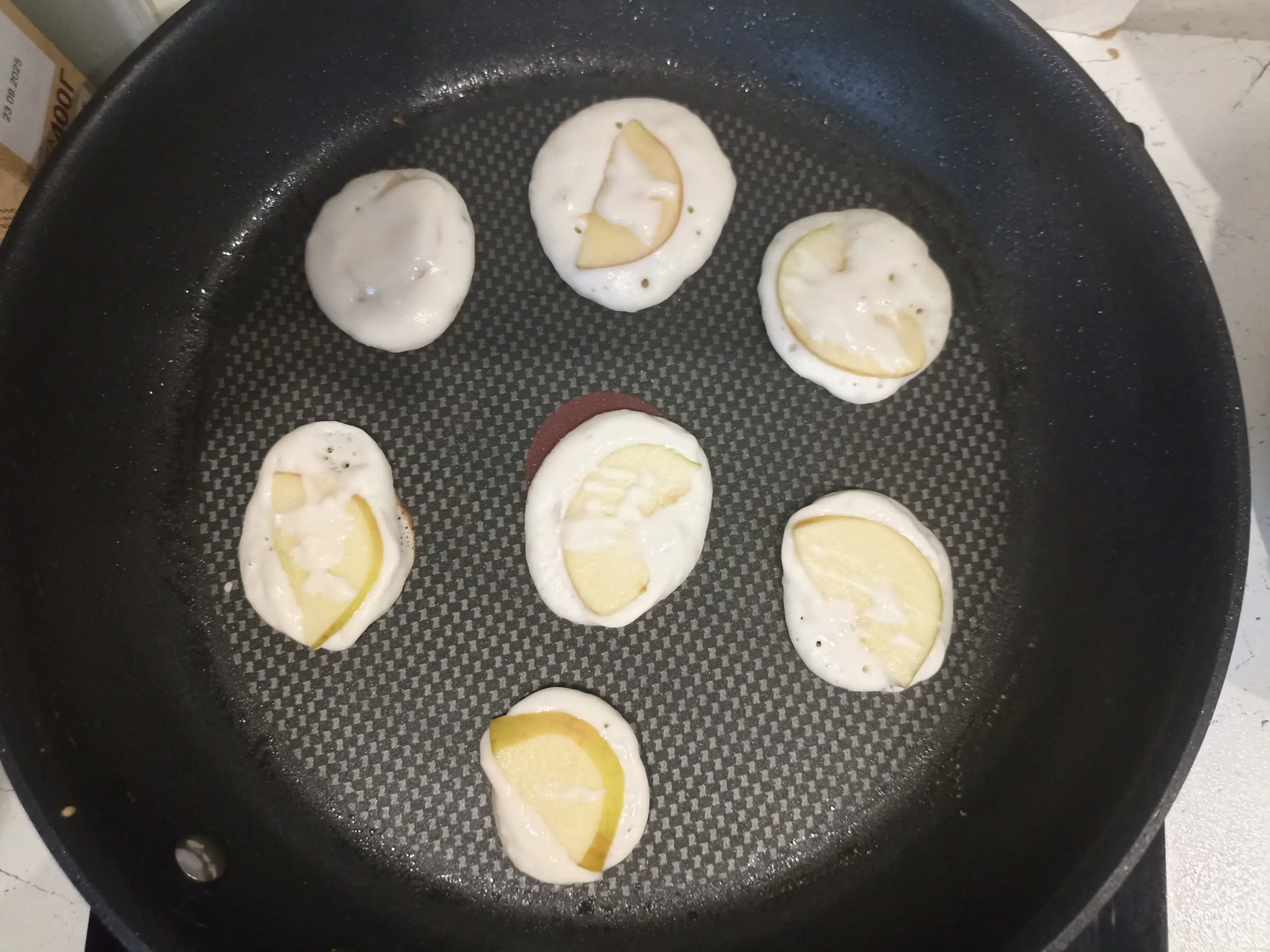 Шаг 9: Оладьи с яблоком