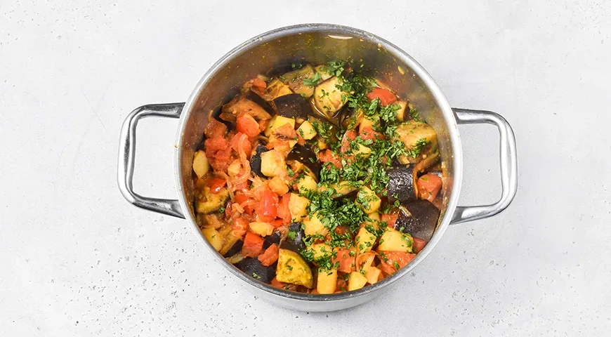 Овощное рагу в кастрюле: шаг 9