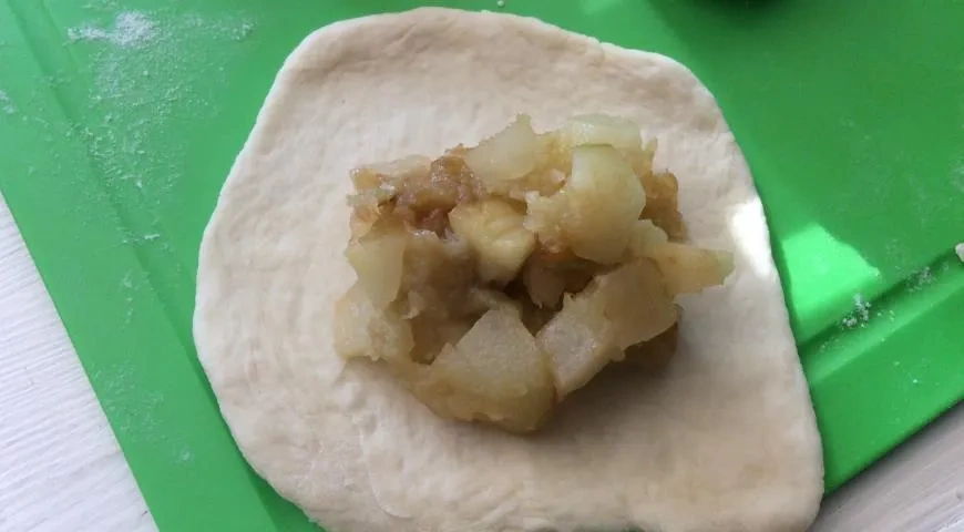 Постные Спасские пирожки с яблоками и грушами: шаг 9
