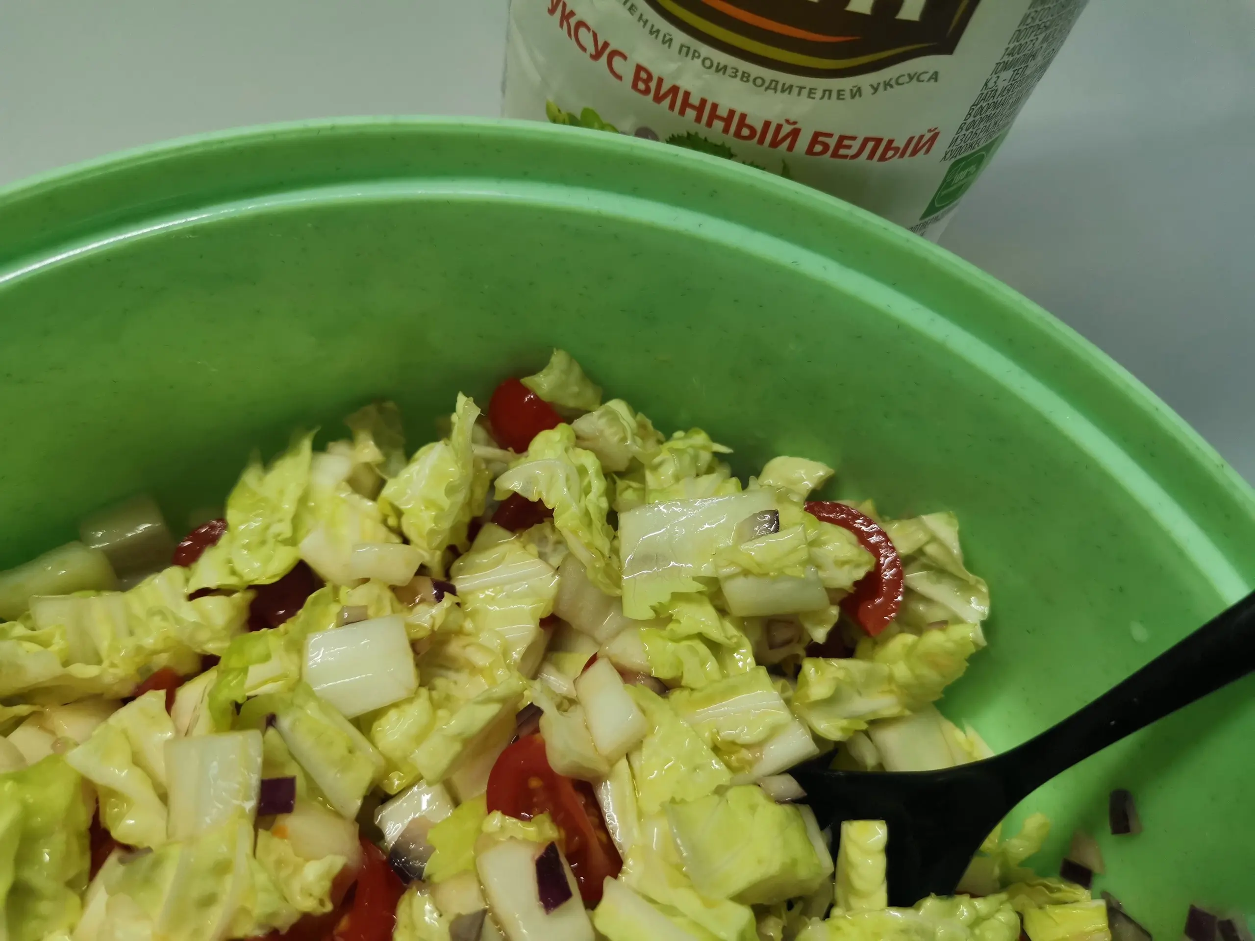 Шаг 9: Салат из пекинской капусты с помидорами