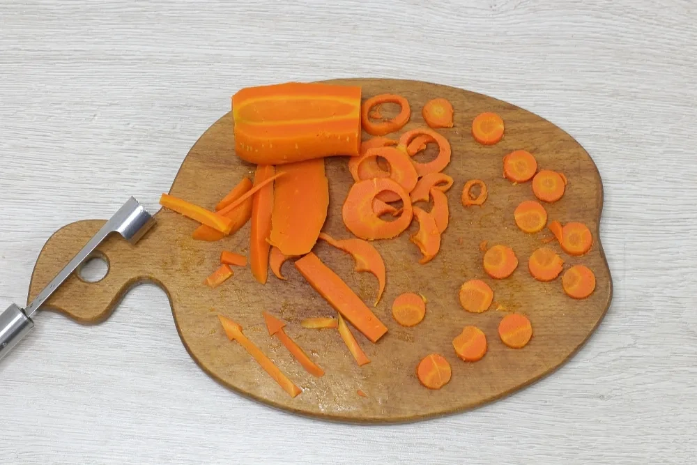 Салат «Новогодние часы»: шаг 9