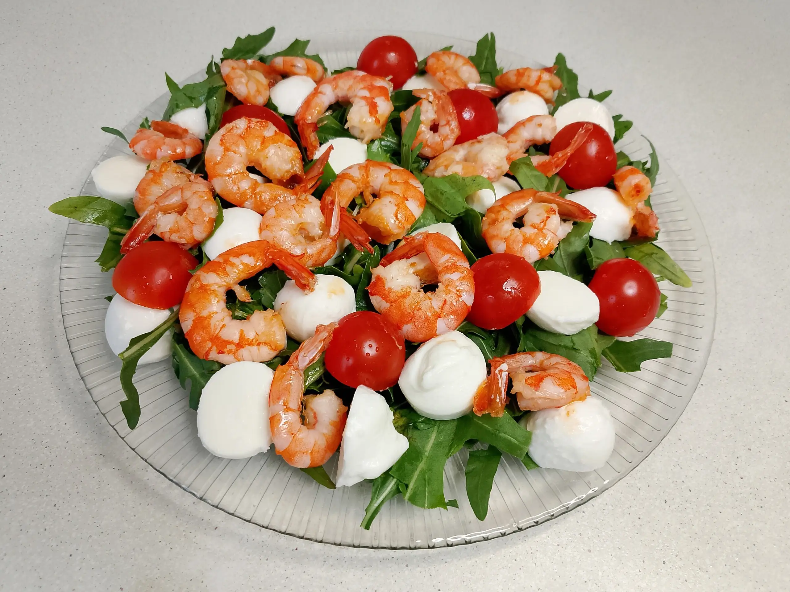 Шаг 9: Салат с креветками