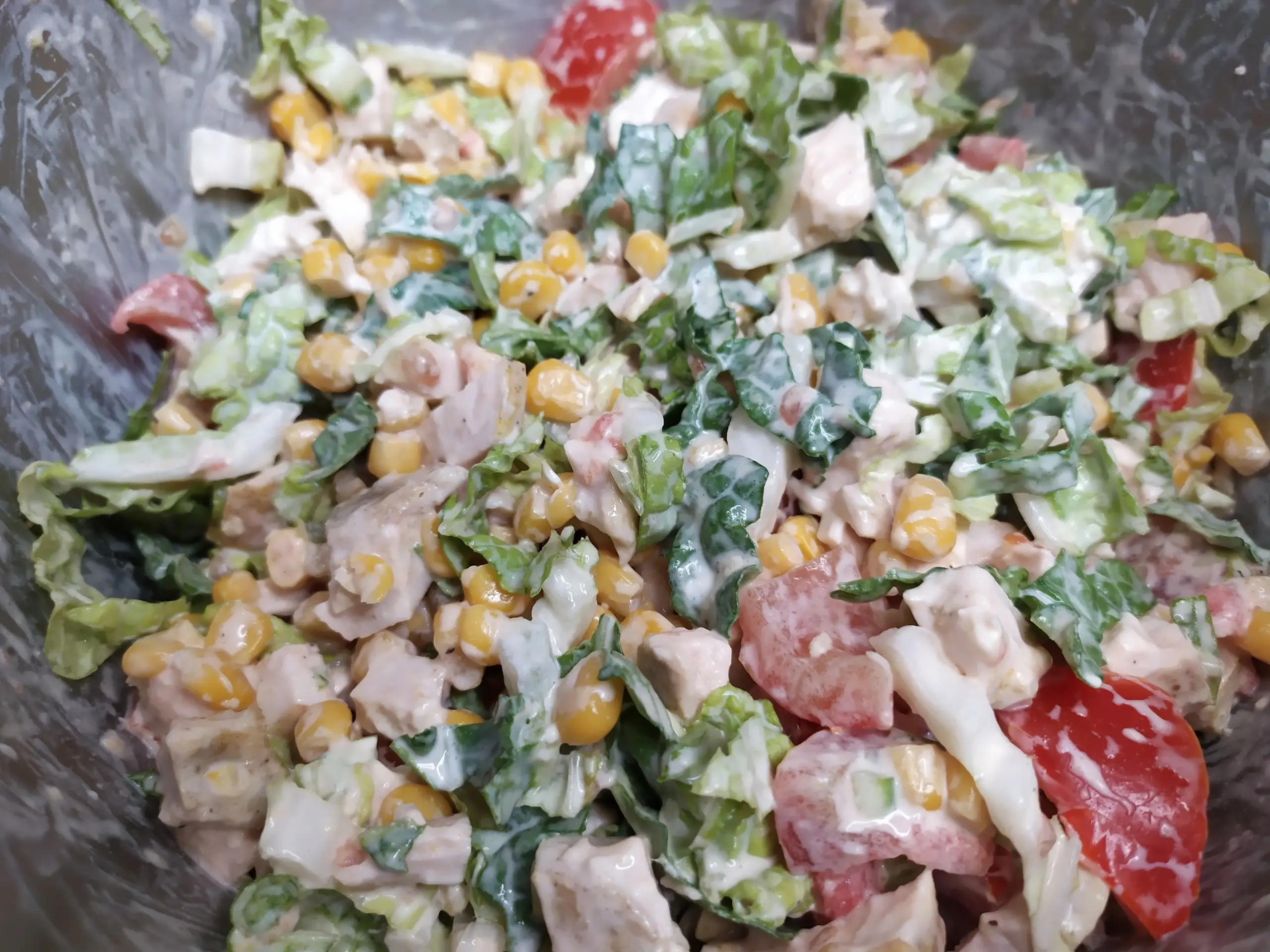 Шаг 9: Салат с пекинской капустой, курицей и помидорами