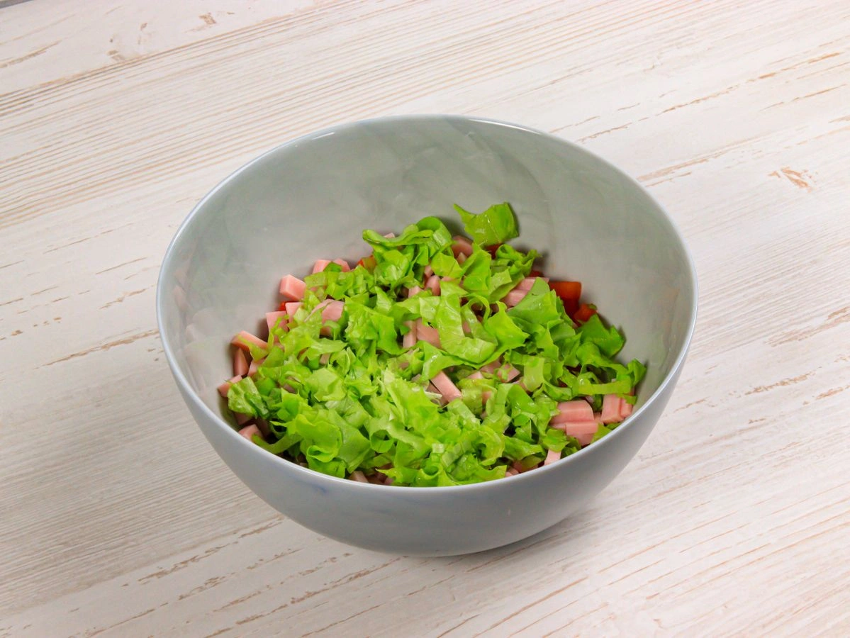 Шаг 9: Салат с ветчиной по-венгерски