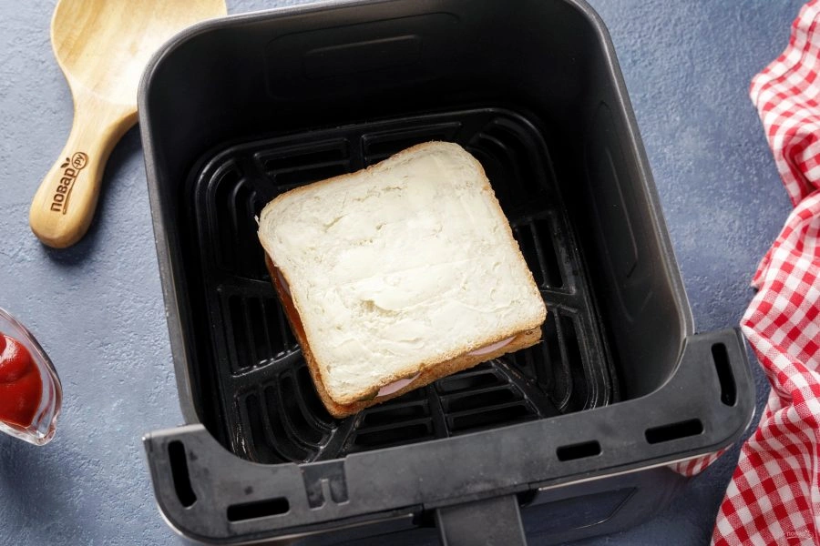 Шаг 9: Сэндвич в аэрогриле