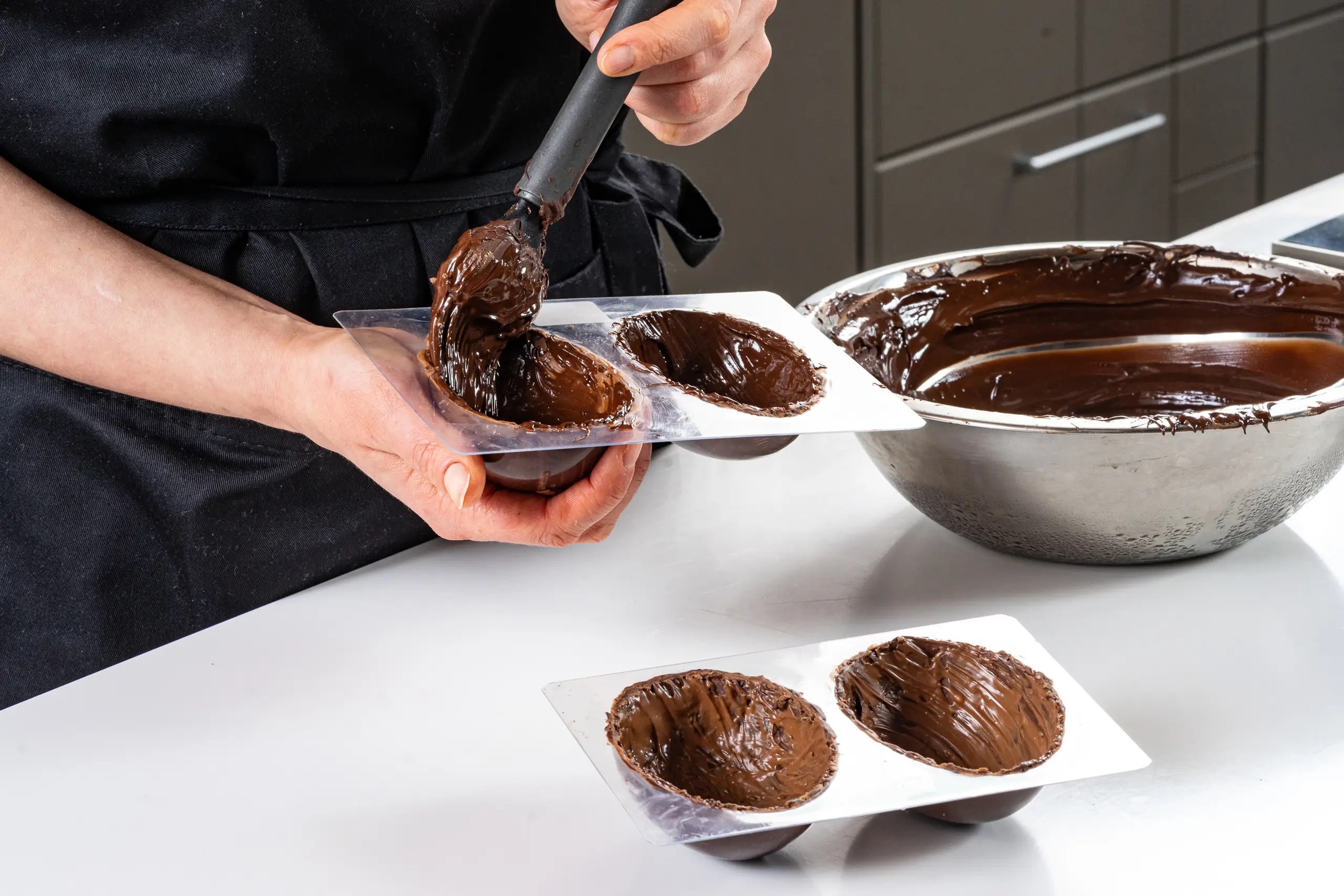 Шаг 9: Шоколадные пасхальные яйца