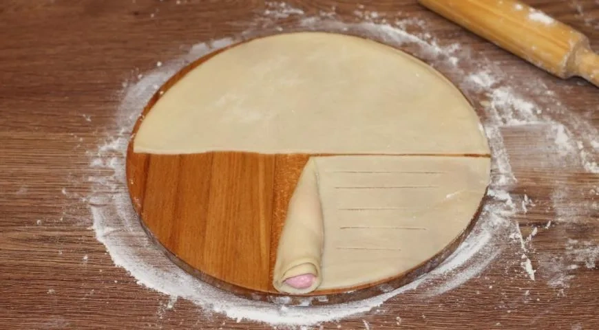 Слоеный пирог с малиновым джемом Махеевъ к 8 марта: шаг 9