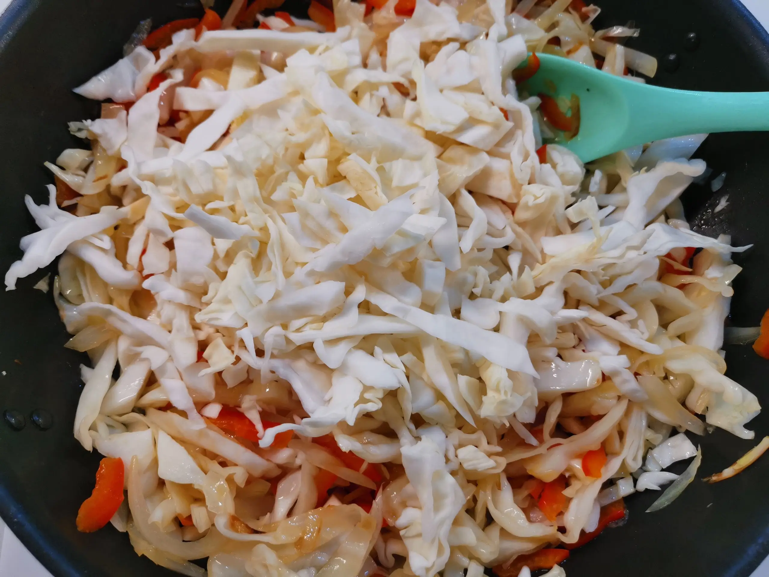 Шаг 9: Солянка с сосисками