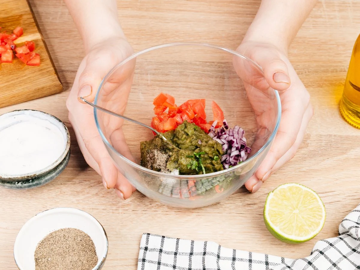 Шаг 9: Соус «Гуакамоле»