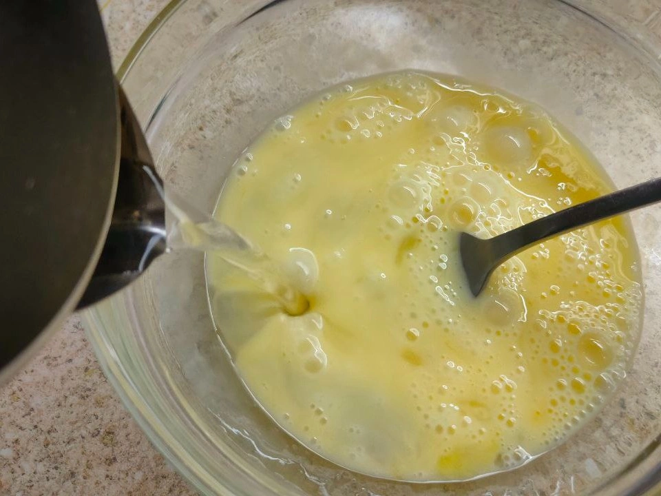 Шаг 9: Свиные отбивные в яйце