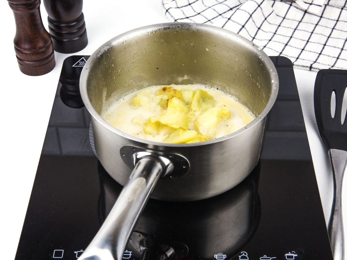 Шаг 9: Сырный суп с запеченным картофелем