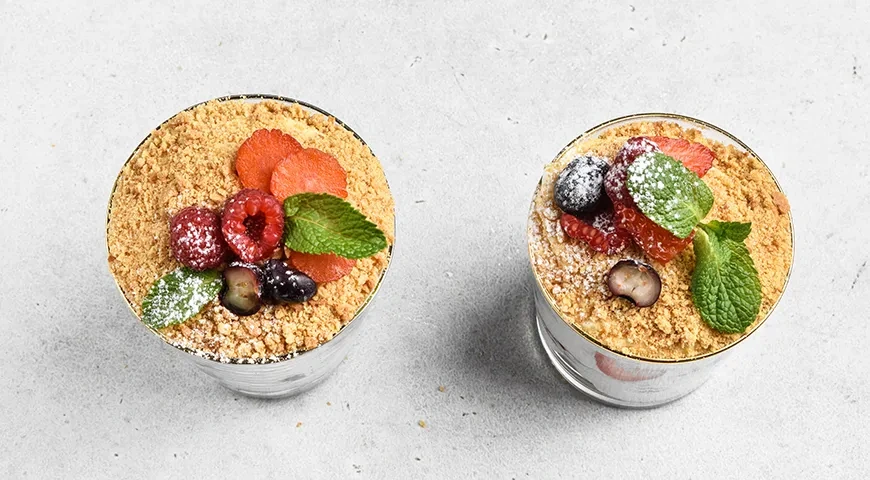 Трайфл Медовик в стакане: шаг 9