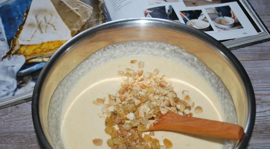 Творожная пасха с заварным кремом, миндалем и изюмом: шаг 9